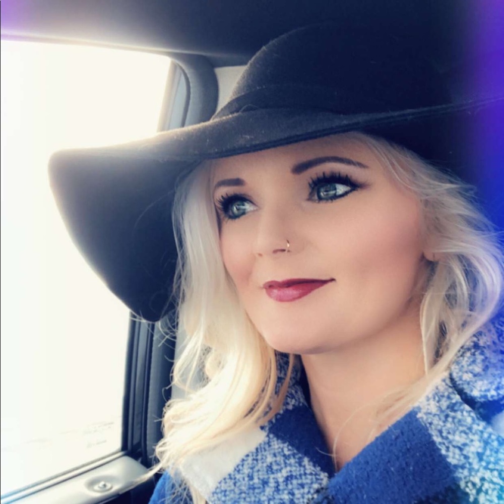 Meet your Posher, Brandi